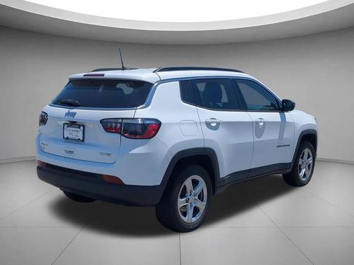 Bright White Clearcoat 2023 Jeep Compass Latitude