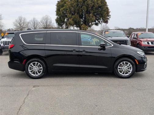 2026 Chrysler Pacifica L