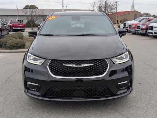 2026 Chrysler Pacifica L