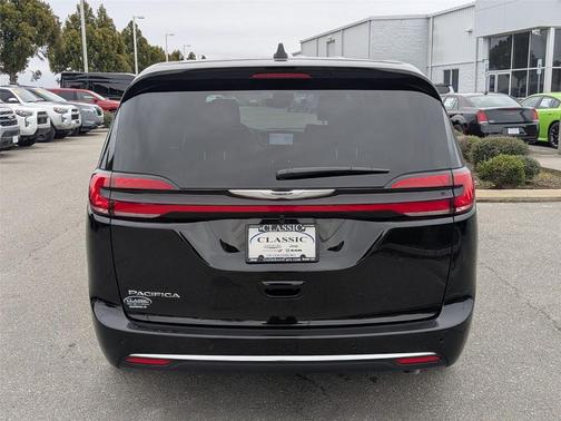 2026 Chrysler Pacifica L
