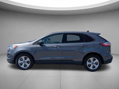 Carbonized Gray Metallic 2021 Ford Edge SE