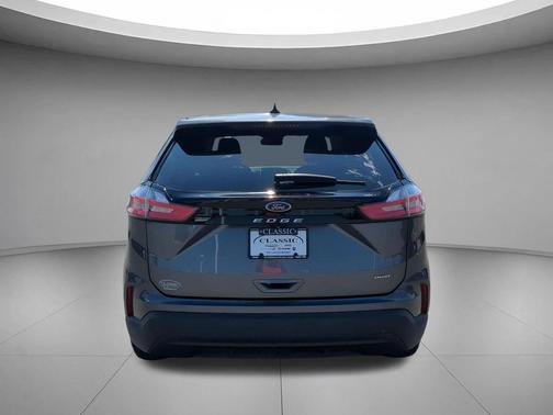 Carbonized Gray Metallic 2021 Ford Edge SE