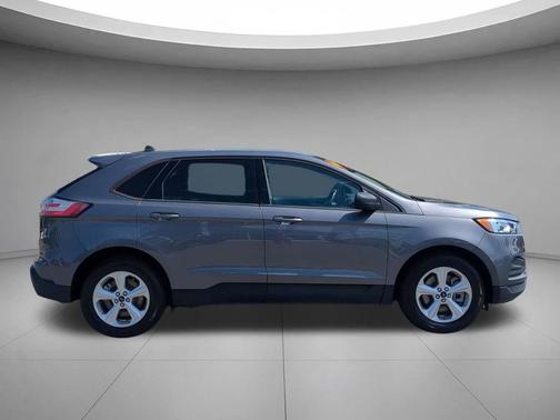 Carbonized Gray Metallic 2021 Ford Edge SE