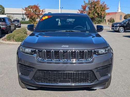 2025 Jeep Grand Cherokee Laredo