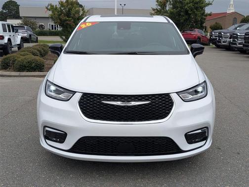 2026 Chrysler Pacifica L