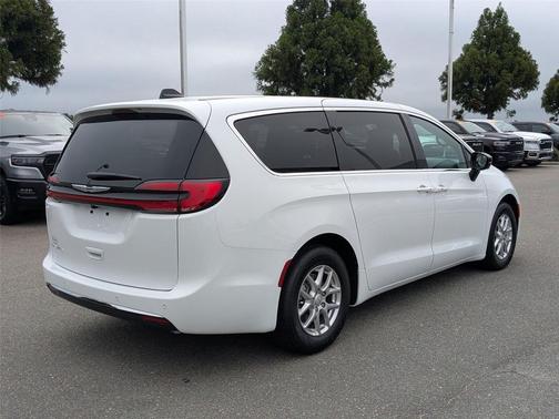 2026 Chrysler Pacifica L