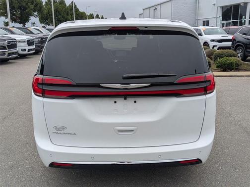 2026 Chrysler Pacifica L