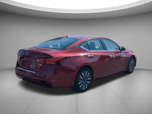Scarlet Ember Tintcoat 2023 Nissan Altima 2.5 SV