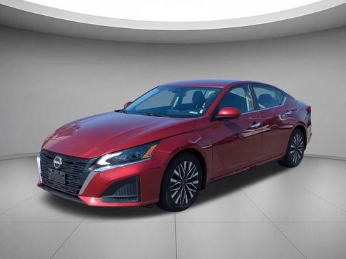 Scarlet Ember Tintcoat 2023 Nissan Altima 2.5 SV