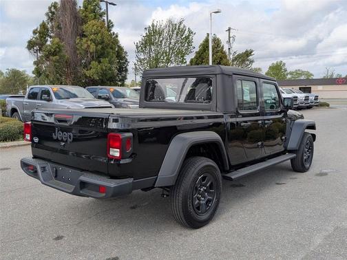 2025 Jeep Gladiator Sport