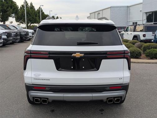 2024 Chevrolet Traverse LT