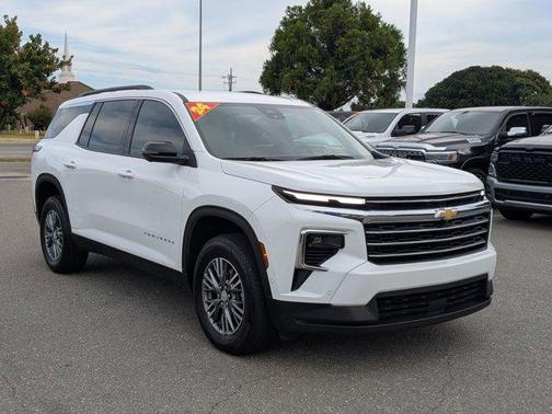 2024 Chevrolet Traverse LT