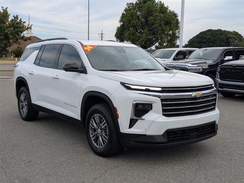 2024 Chevrolet Traverse LT