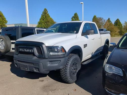 Bright White Clearcoat 2022 RAM 1500 Classic Warlock Quad Cab 4x4 6'4' Box