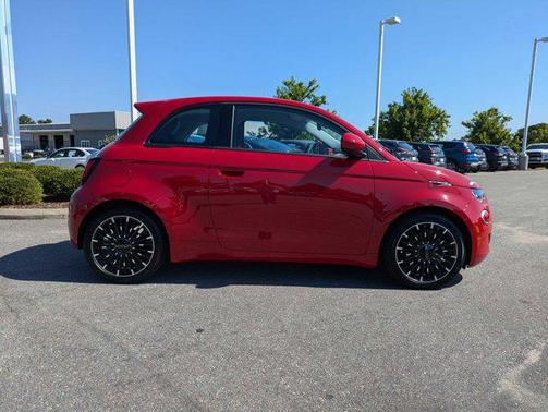 2024 FIAT 500e INSPI(RED) FWD