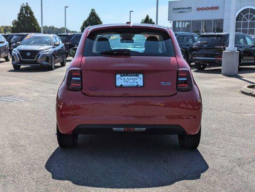 2024 FIAT 500e INSPI(RED) FWD