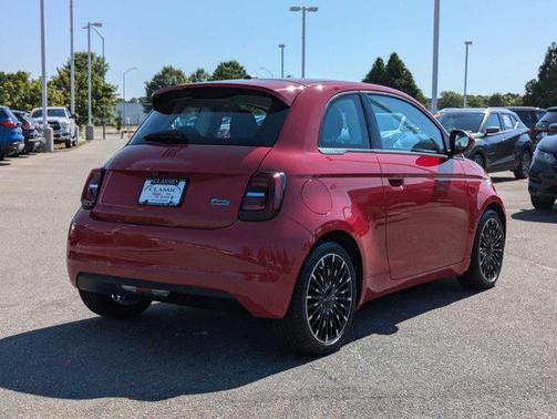 2024 FIAT 500e INSPI(RED) FWD