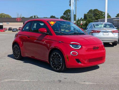 2024 FIAT 500e INSPI(RED) FWD
