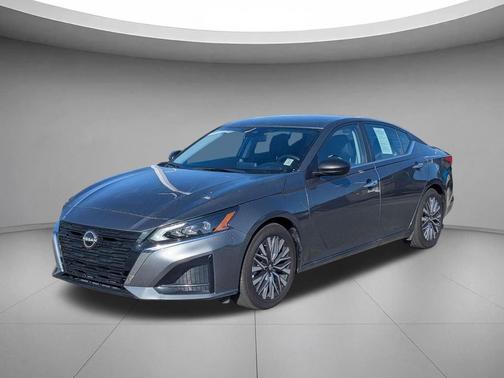 Gun Metallic 2025 Nissan Altima SV FWD