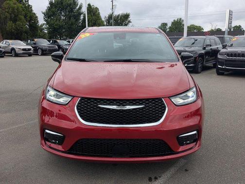 2025 Chrysler Pacifica L