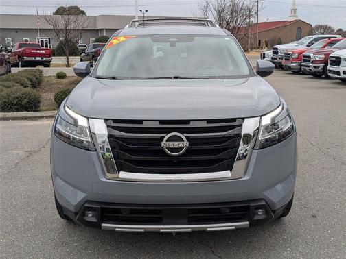 2022 Nissan Pathfinder Platinum 4WD