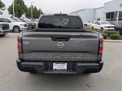 2022 Nissan Frontier S