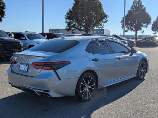 2020 Toyota Camry SE