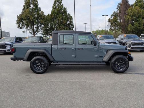 2025 Jeep Gladiator Sport