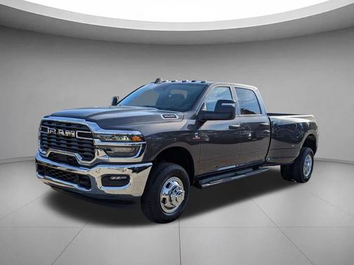2026 RAM 3500 Tradesman Crew Cab 4x4 8' Box