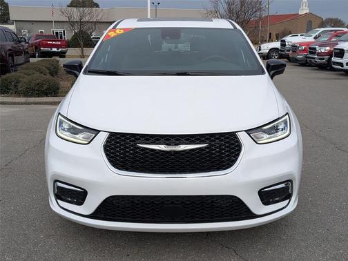 2026 Chrysler Pacifica L