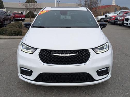 2026 Chrysler Pacifica L