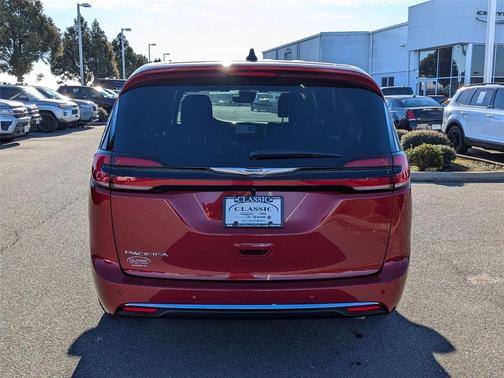 2026 Chrysler Pacifica L