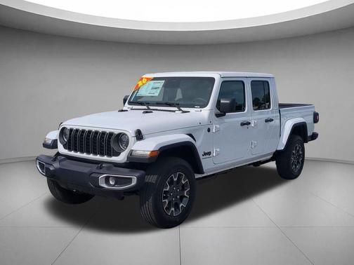 Bright White Clearcoat 2026 Jeep Gladiator Sahara 4x4