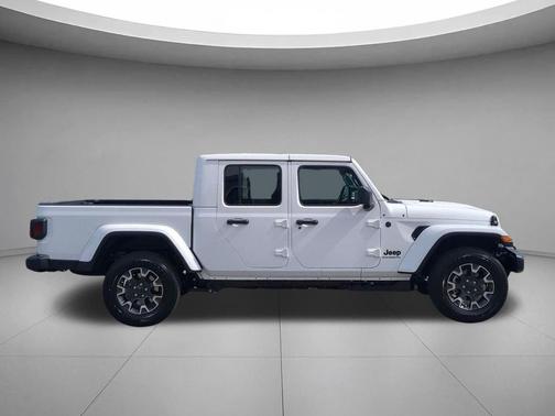 Bright White Clearcoat 2026 Jeep Gladiator Sahara 4x4