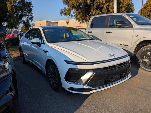 2025 Hyundai SONATA Hybrid Limited