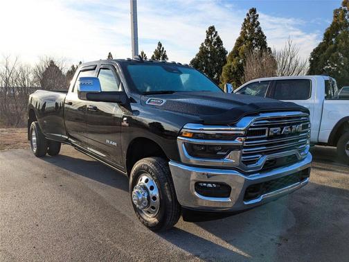 2026 RAM 3500 Laramie Crew Cab 4x4 8' Box