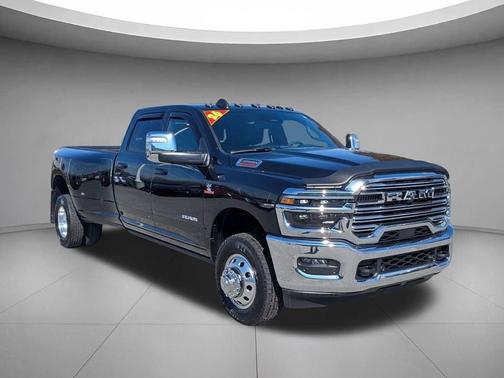 2026 RAM 3500 Laramie Crew Cab 4x4 8' Box