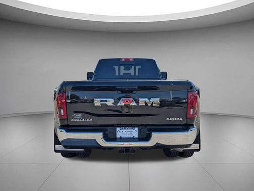 2026 RAM 3500 Laramie Crew Cab 4x4 8' Box