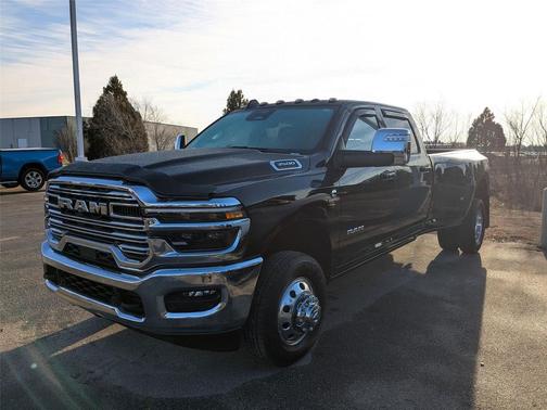 2026 RAM 3500 Laramie Crew Cab 4x4 8' Box