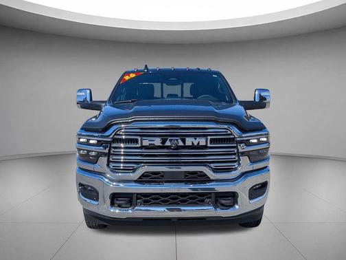 2026 RAM 3500 Laramie Crew Cab 4x4 8' Box