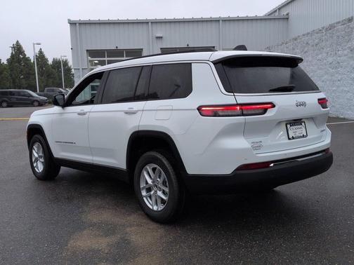 Bright White Clearcoat 2026 Jeep Grand Cherokee L Laredo