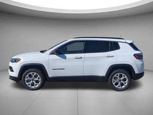 Bright White Clearcoat 2026 Jeep Compass Latitude