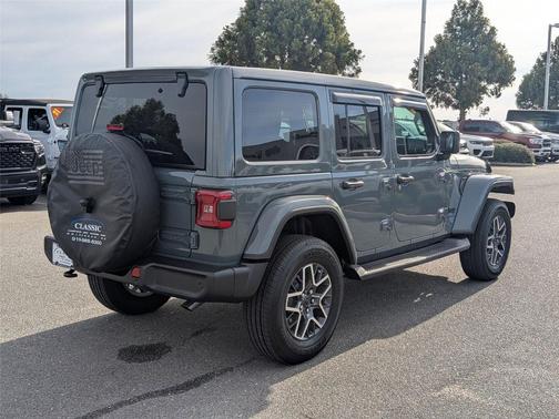 2026 Jeep Wrangler 4-Door Sahara 4x4