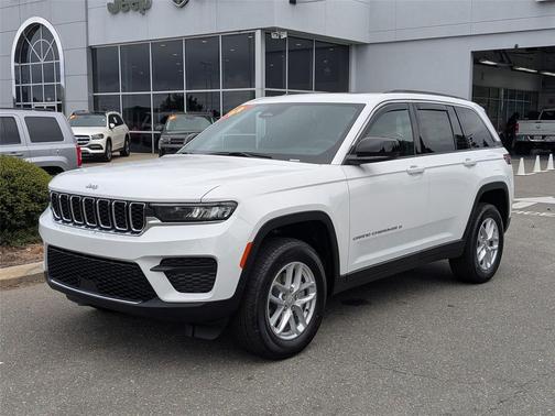 2025 Jeep Grand Cherokee Laredo