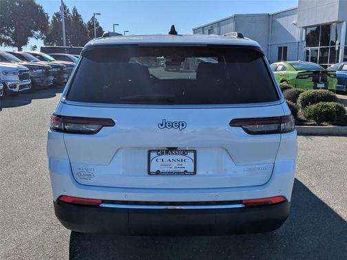 2025 Jeep Grand Cherokee L Laredo