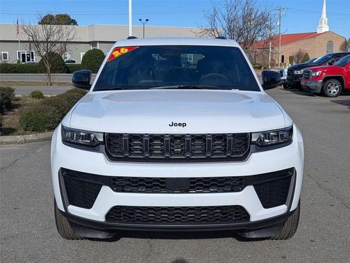 2026 Jeep Grand Cherokee Altitude