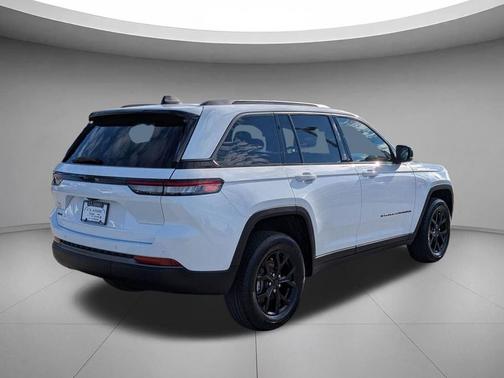 2026 Jeep Grand Cherokee Altitude
