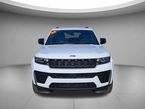 2026 Jeep Grand Cherokee Altitude