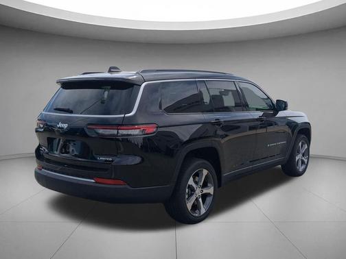 Diamond Black Crystal Pearlcoat 2026 Jeep Grand Cherokee L Limited