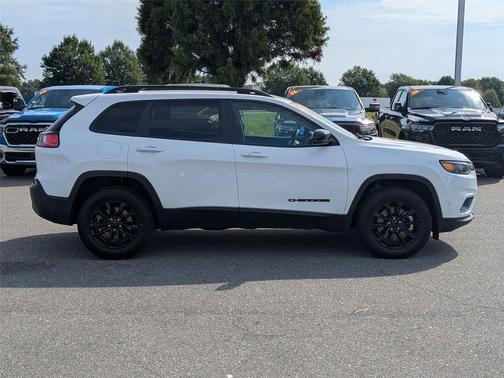 2023 Jeep Cherokee Altitude